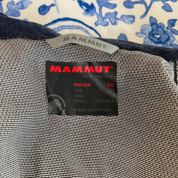 Mammut Navy Light-weight Zip Up Hoodie Jacket Size XS - Picture 12 of 15